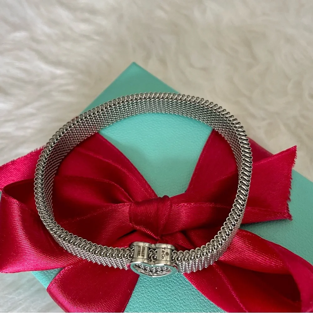 Tiffany and Co. Somerset Mesh Heart Stretch Bracelet - Picture 5 of 10